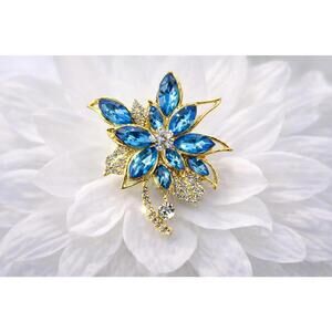 Blue Rhinestone Flower Brooch Gold Tone w/ Clear Rhinestone Accent Pin FREE SHIP